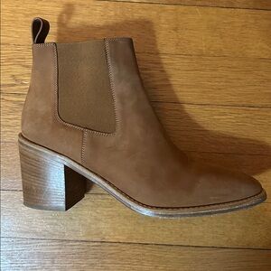 Jenni Kayne Tan Oiled Leather Heeled Chelsea Ankle Booties, Size 39
2.5” heel
